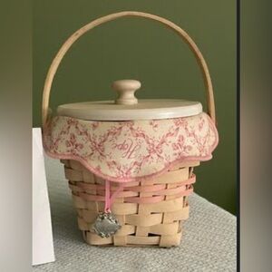 Longaberger Horizon of Hope breast cancer basket.(2001)